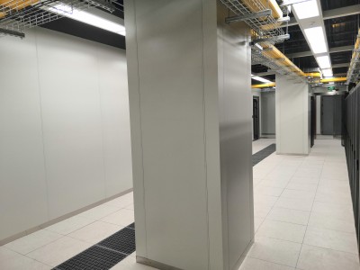 數(shù)據(jù)中心弱電機(jī)房應(yīng)該如何布線(xiàn)施工？