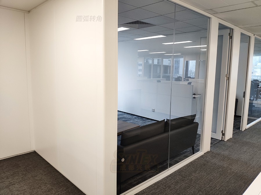 成都名揚(yáng)辦公室鋼制復(fù)合墻板圓弧轉(zhuǎn)角.jpg undefined